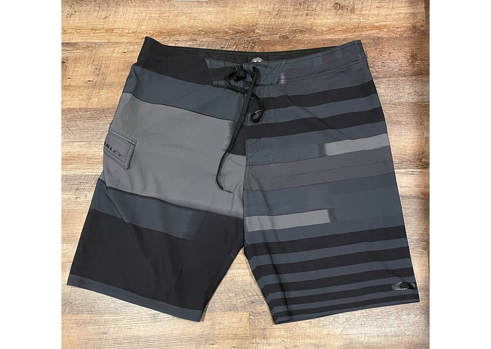 Oakley Men's Antenna Boardshorts, Jet Black, 38